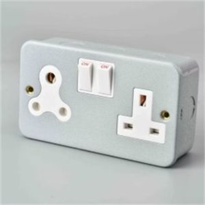METAL CLAD DOUBLE SOCKETS 13A/15A